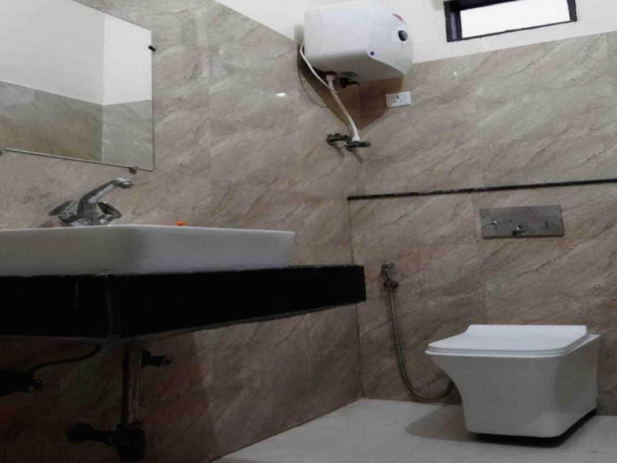 Hotel O G Hotel Happy Home Аліґарх Екстер'єр фото