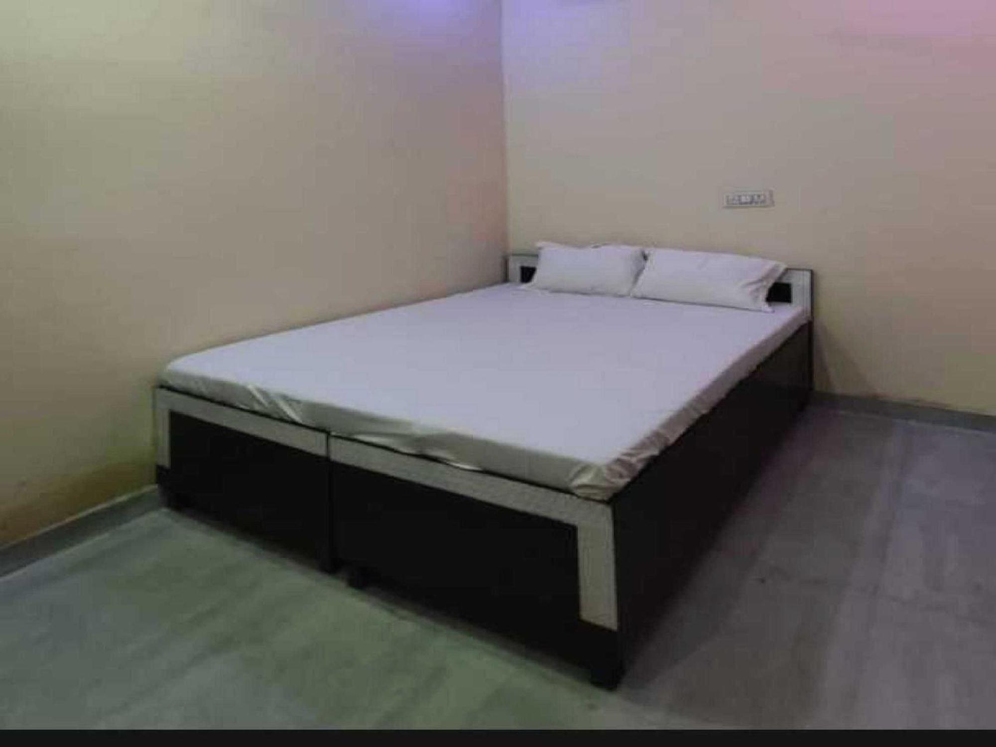 Hotel O G Hotel Happy Home Аліґарх Екстер'єр фото